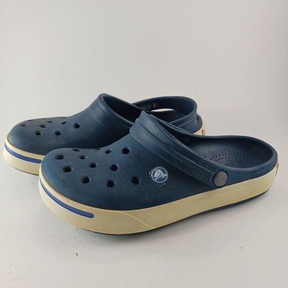 Crocs Old School Retro Style Blue Unisex Shoe. Woman's 7/Men's 6. FITS SMALLER. - Picture 2 of 8